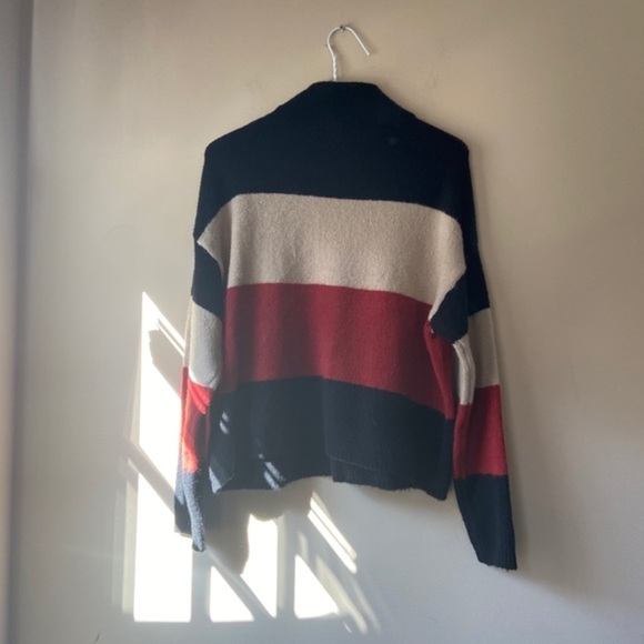 CLICHÉ Color Block Turtle Neck Pullover - Picture 8 of 10